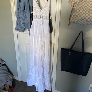 LONG WHITE DRESS
